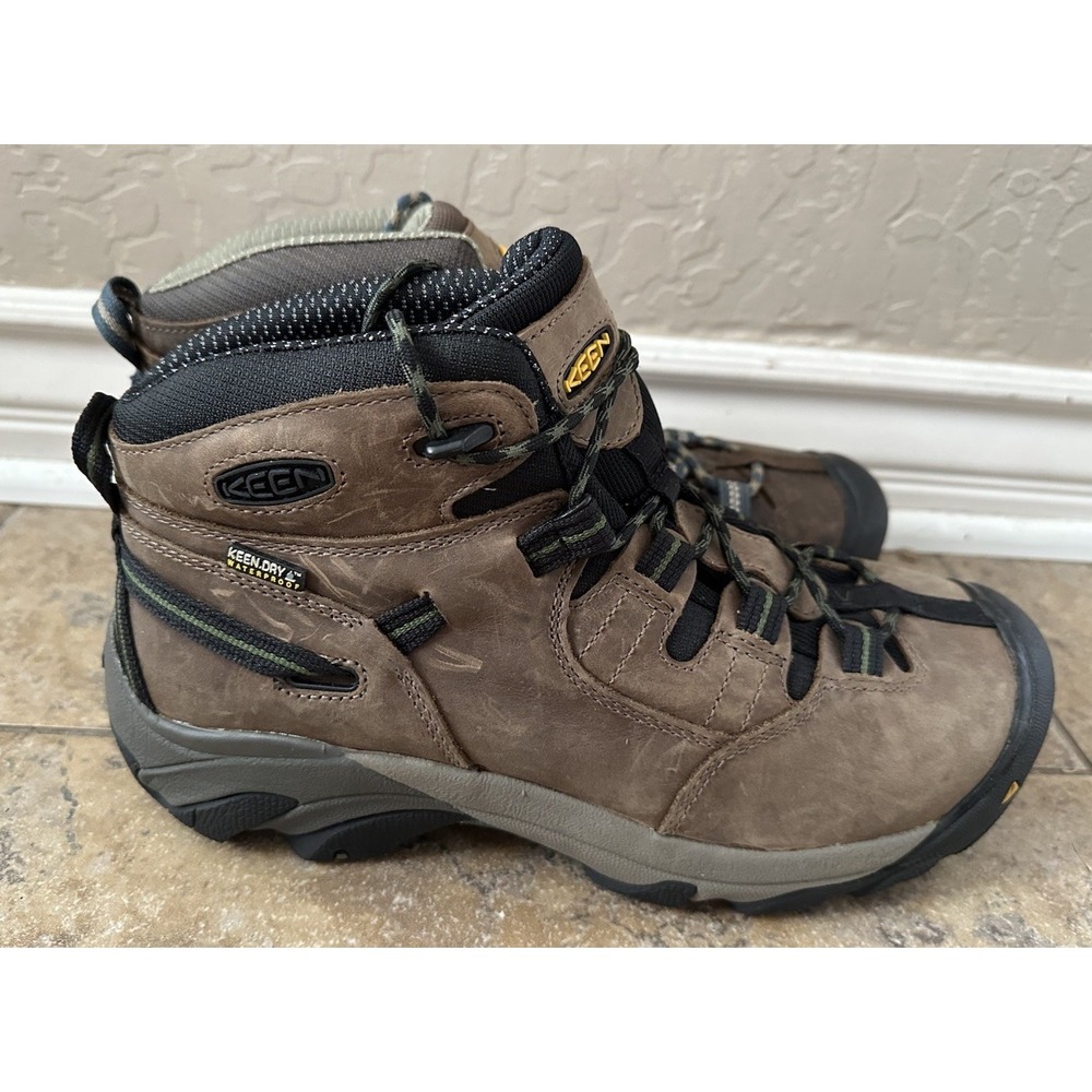 KEEN Utility Men's, Waterproof Boot  Size 9 Mismatch Steel Toe